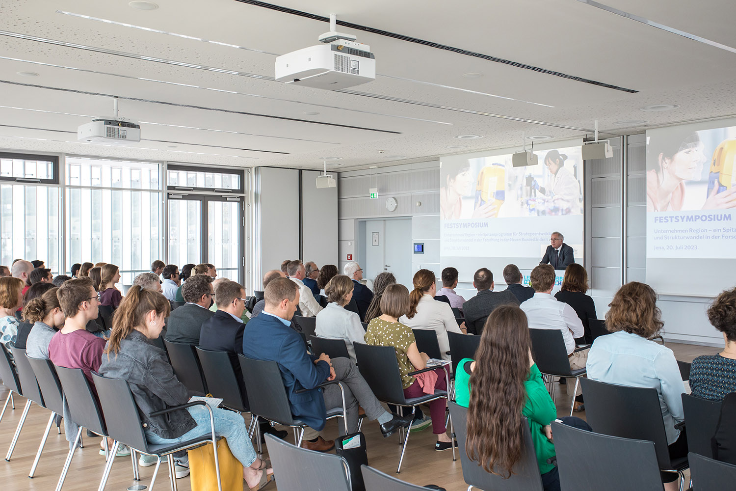 Festvortrag von Dr. Bernd Ebersold, Abteilungsleiter für Forschung, Technologie und Innovation im Thüringer Ministerium für Wirtschaft, Wissenschaft und Digitale Gesellschaft. 